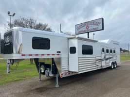2026 4 horse Elite 4 Horse 16'8" Living Quarter by Outback Customs