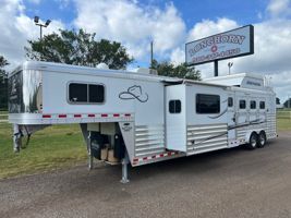 2018 4 horse Elite 4 Horse 14' Living Quaters
