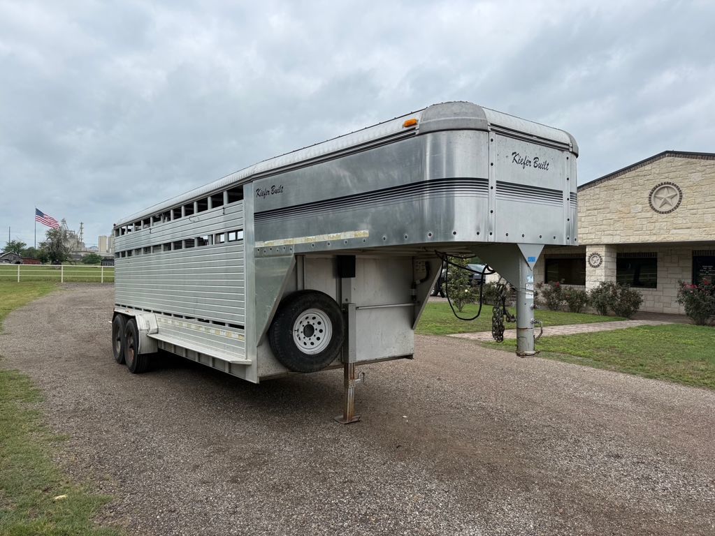 2004 Kiefer Built 20' stock trailer