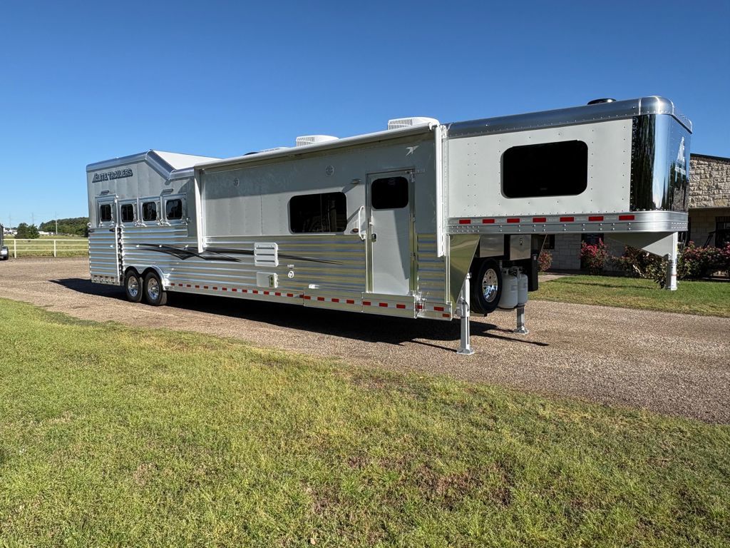 2026 Elite 4 horse 15'8" living quarter with slide out