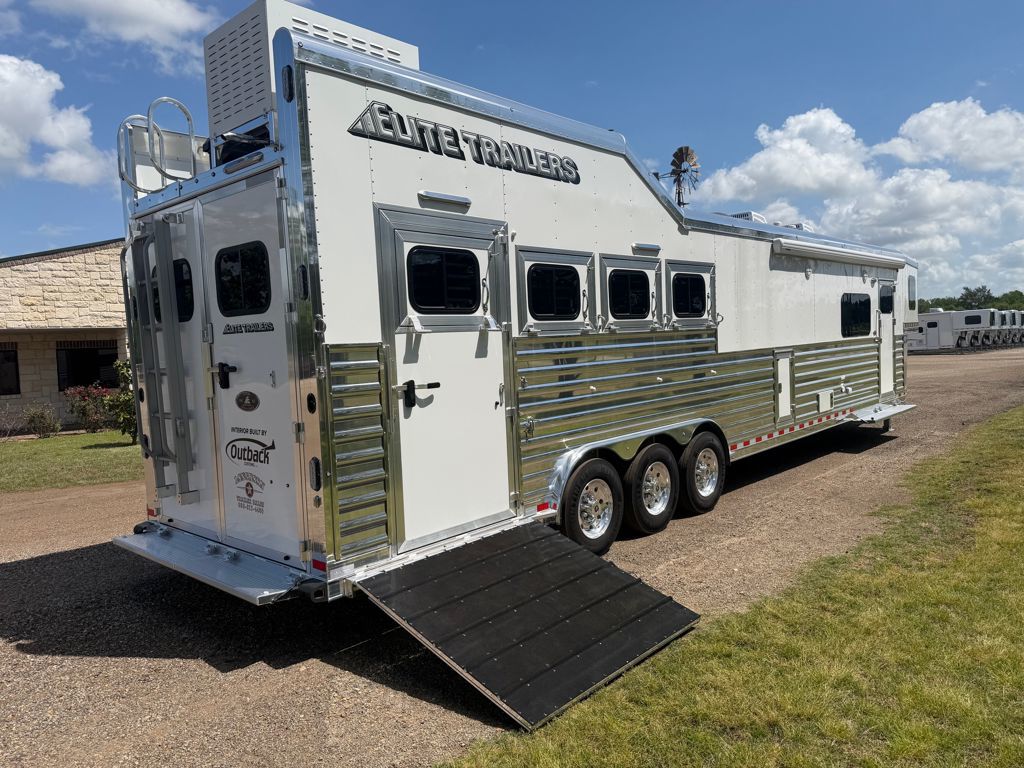 2026 Elite 4 horse 17'8'' living quarter by outback customs