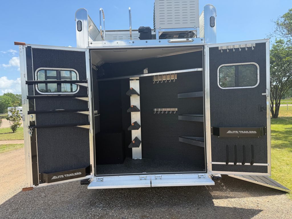 2026 Elite 4 horse 17'8'' living quarter by outback customs
