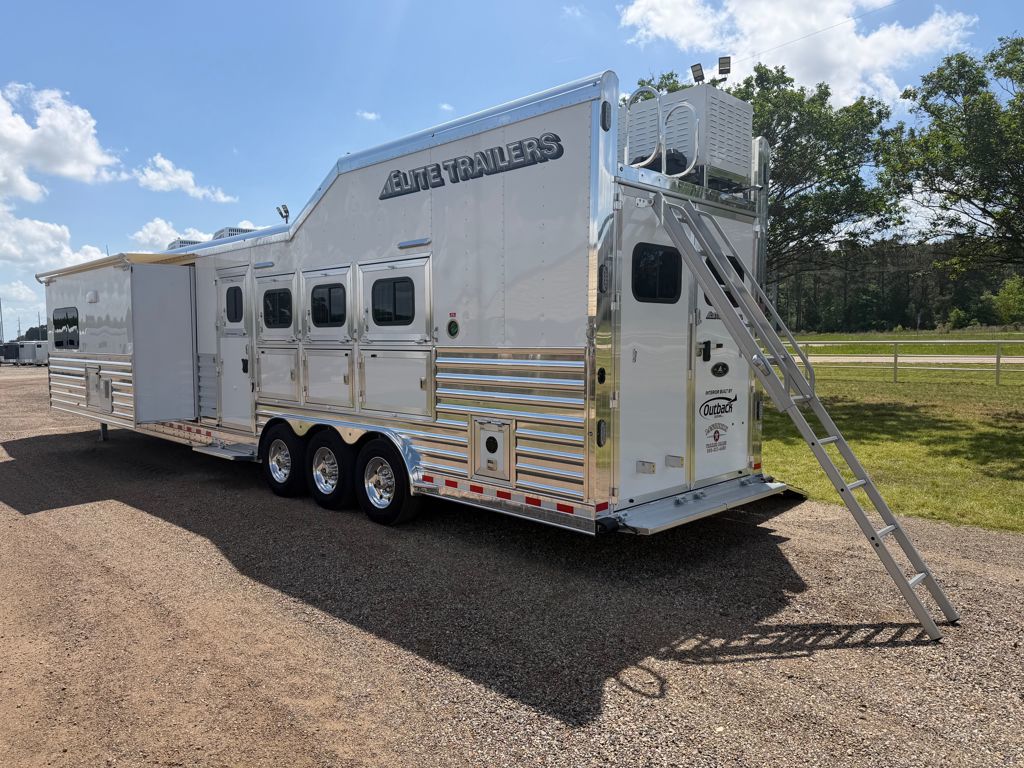2026 Elite 4 horse 17'8'' living quarter by outback customs