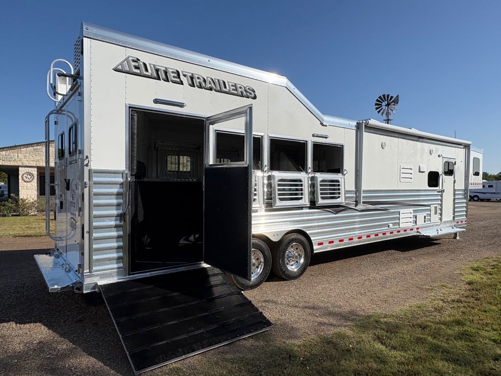 2026 Elite 4 horse 15'8" living quarter with slide out