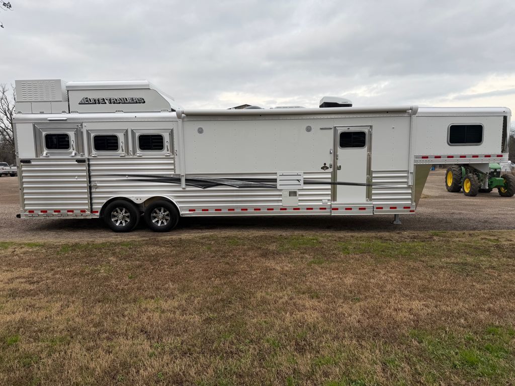 2026 Elite 3 horse side load with 13'8'' living quarters