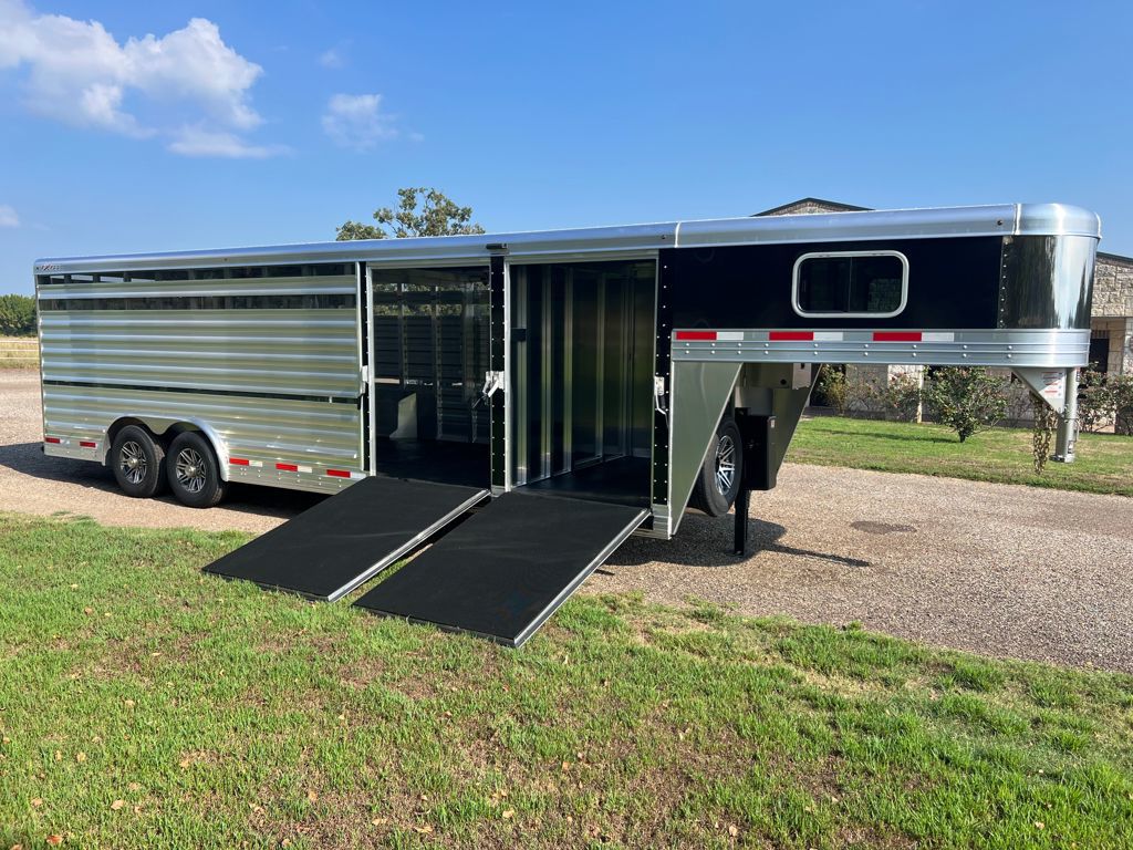 2026 Exiss 25' show cattle with float gate
