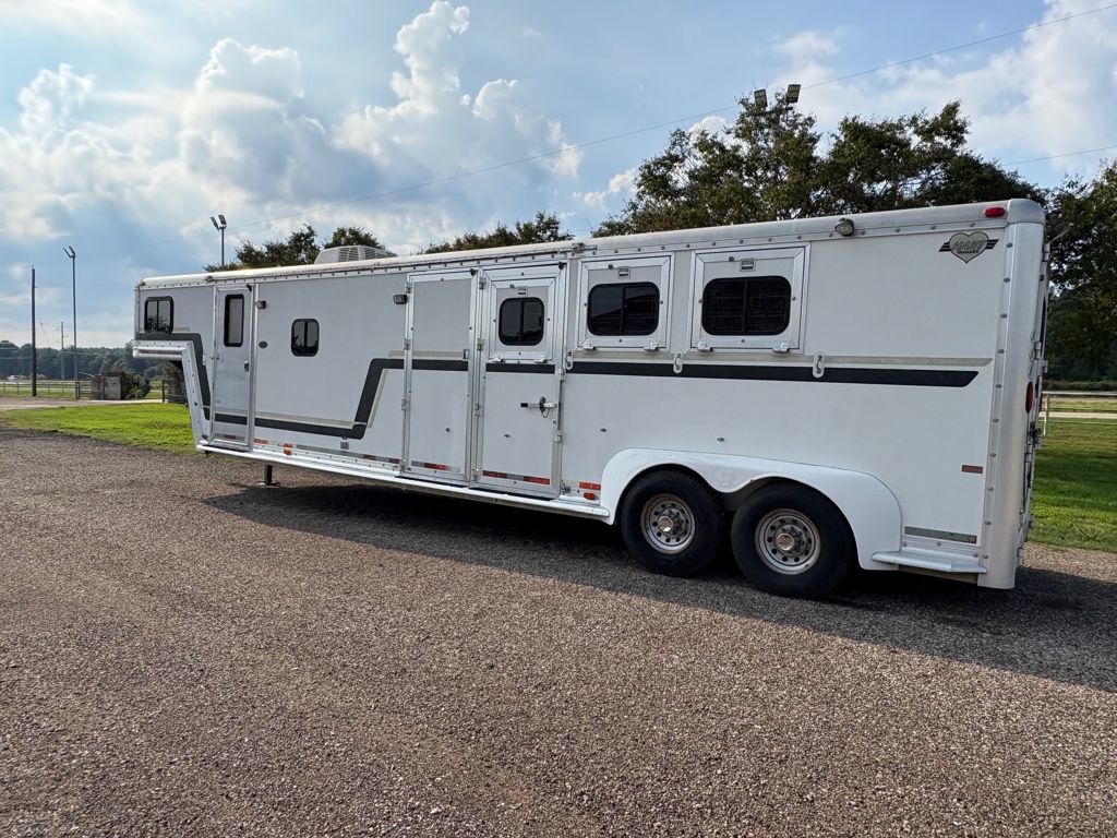 1996 Hart 3 horse with 11' lq and midtack