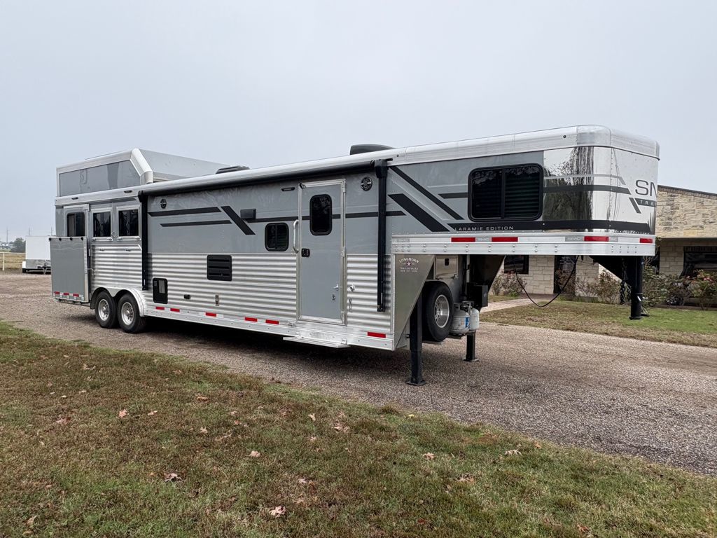 2025 smc 3 horse 13' living quarter side load