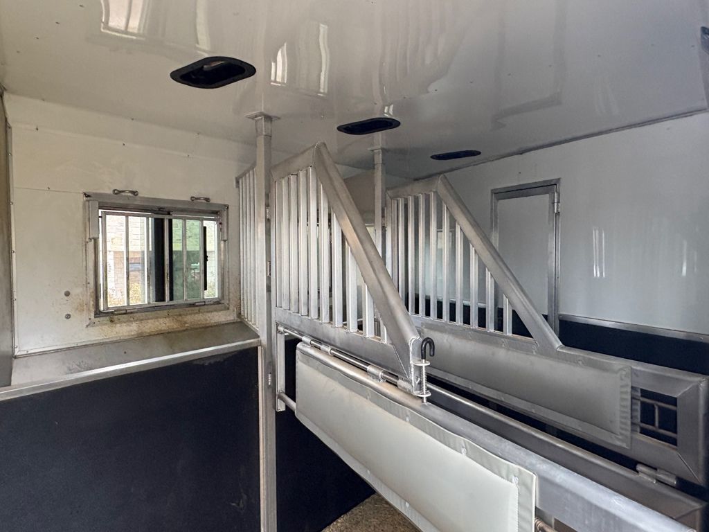 2025 smc 3 horse 13' living quarter side load