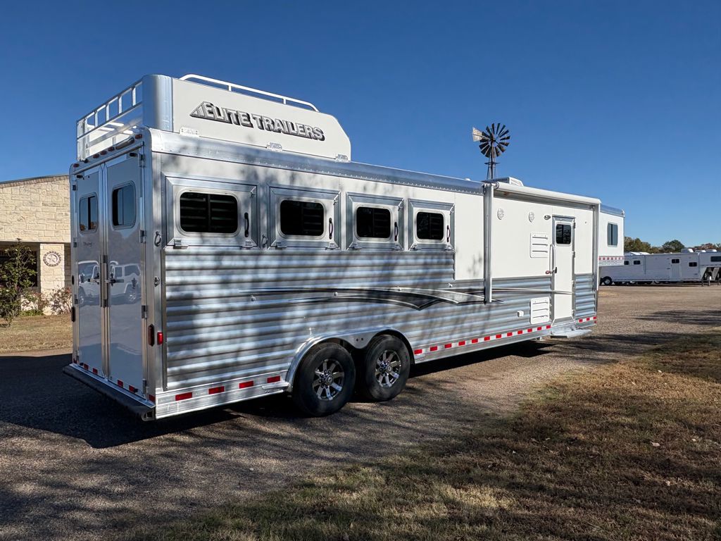 2026 Elite 4 horse 10'8" living quarter