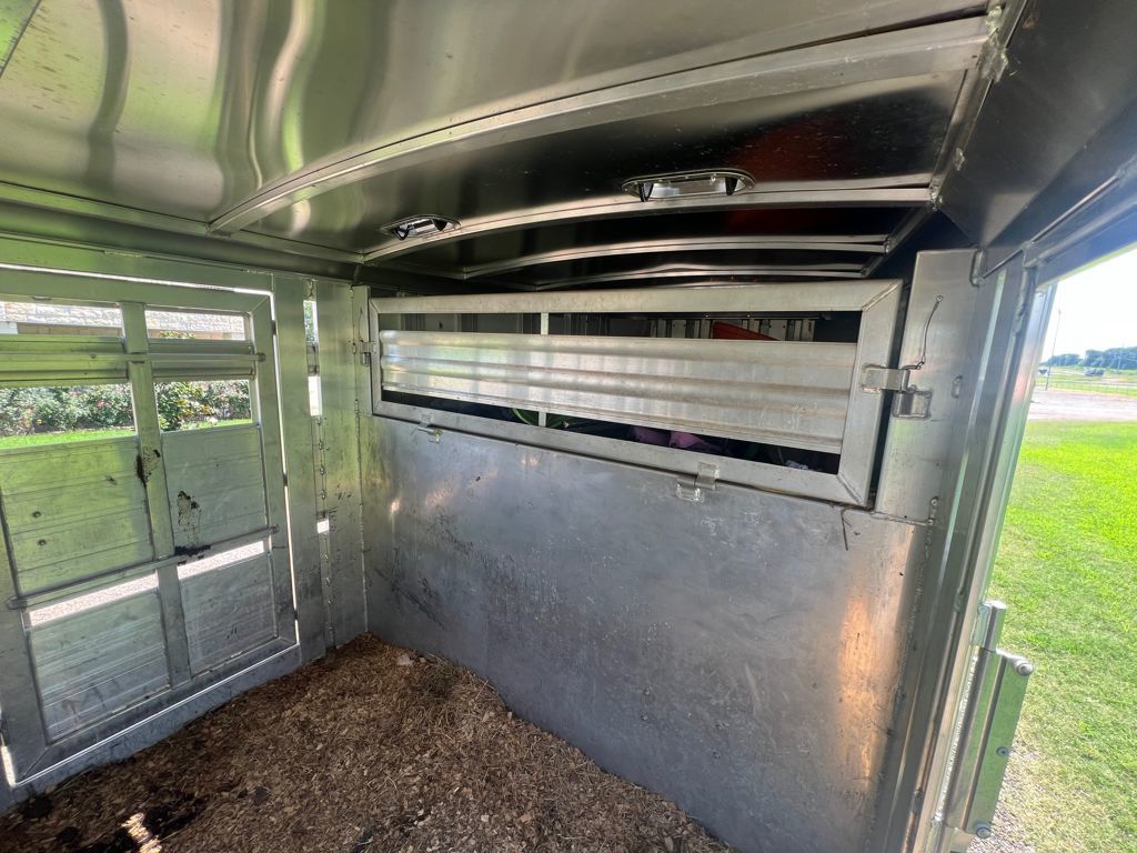 2021 Elite 28' show cattle with float gate