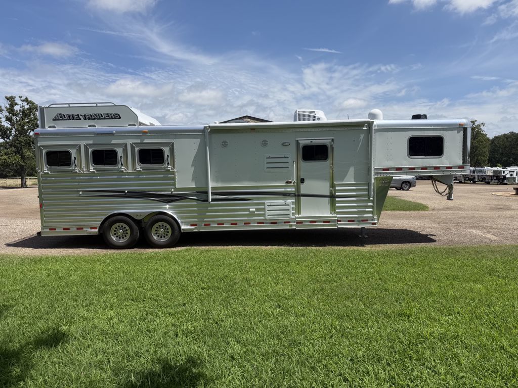 2026 Elite 3 horse 10'8'' lq with ramp and generator