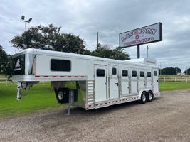 2027 5 horse Elite 5 Horse Double Door Tack