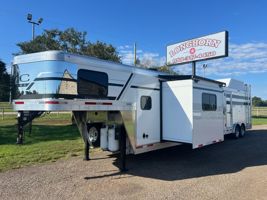 2026 Stock horse SMC 13' Shortwall Stock Back LQ with Generator