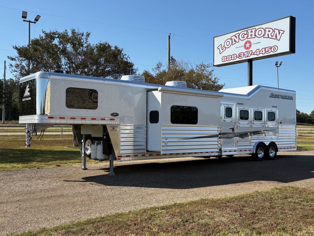 2026 Elite 4 Horse 15'8" Living Quarter with Slide Out
