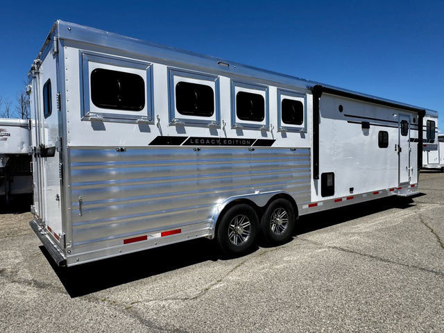 Trailer Photo 15