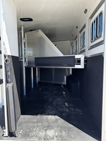 Trailer Photo 18