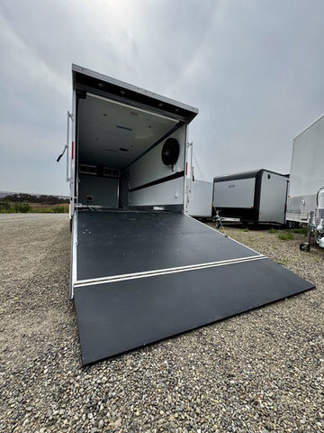 Trailer Photo 15