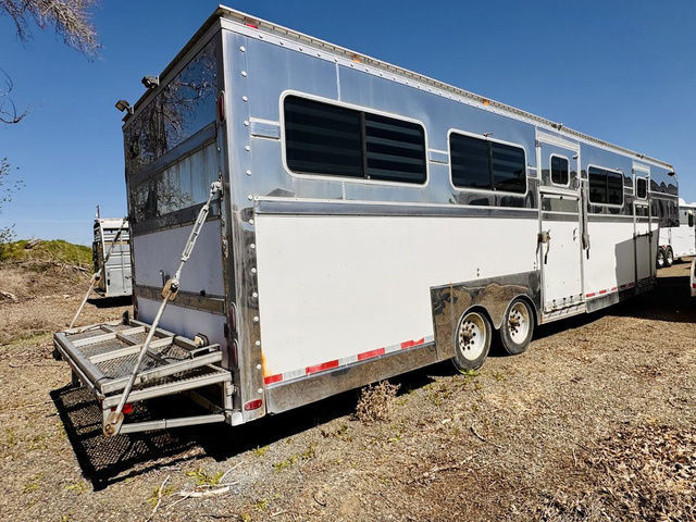 Trailer Photo 19