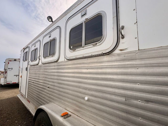 Trailer Photo 10