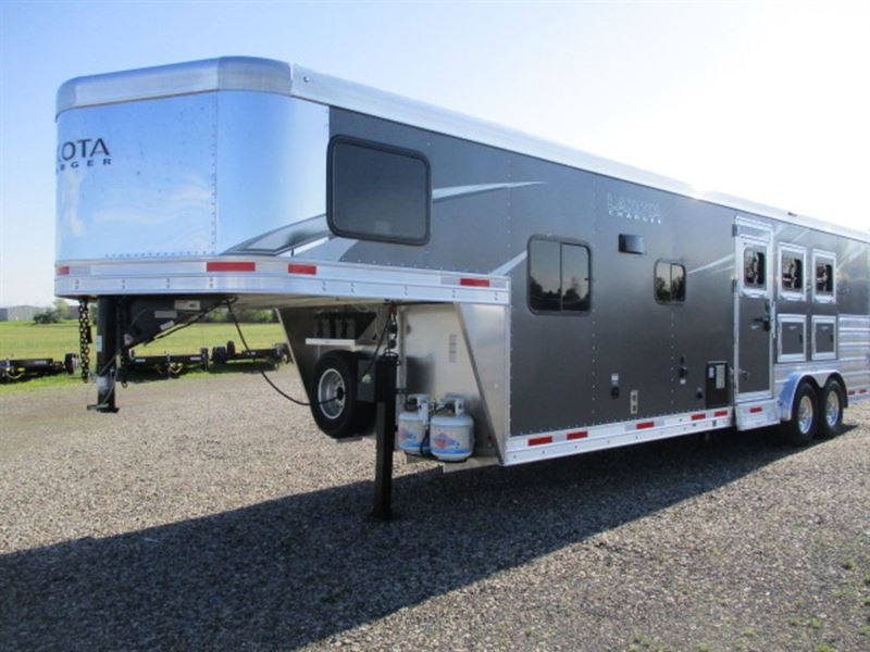 2023 Lakota Trailers C8311DR