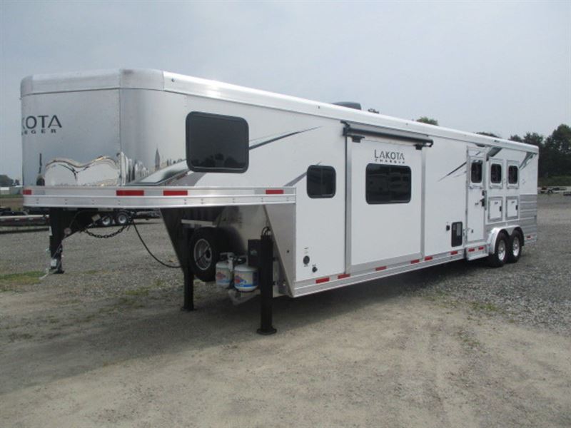 2024 Lakota Trailers Outdoor Kitchen 8313SR Charger   Trailer 1513325 2 