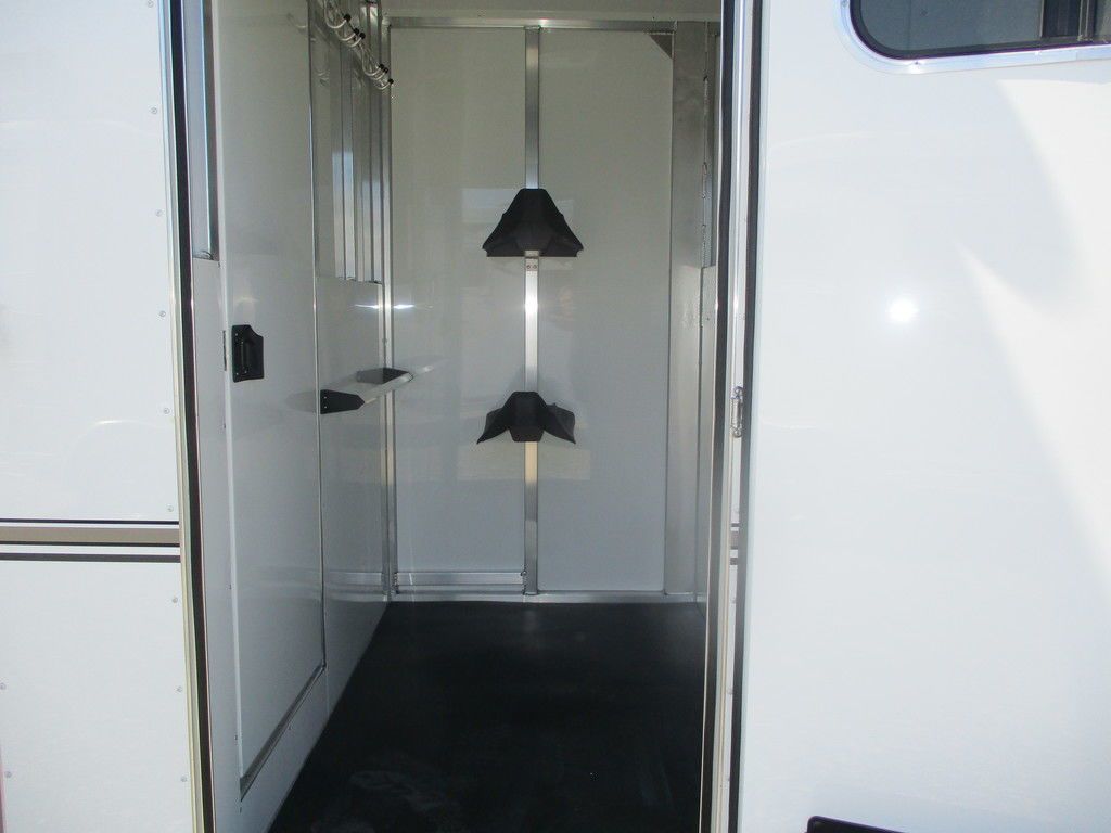 Trailer Photo 8