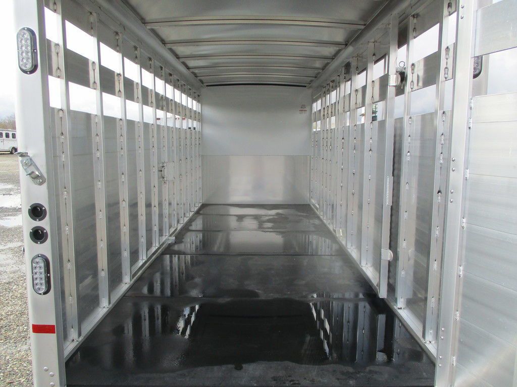 2025 Sundowner 24' g/n stock w/tack room