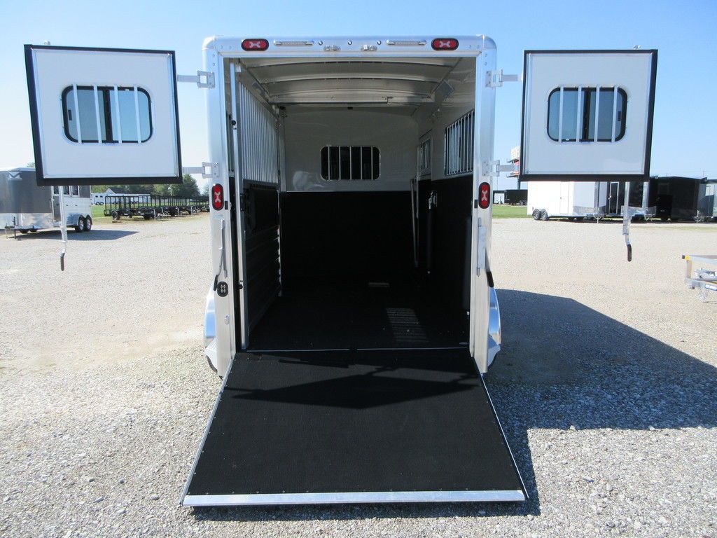 2026 Cimarron warm blood 2h straight load 7'7" tall werm floor