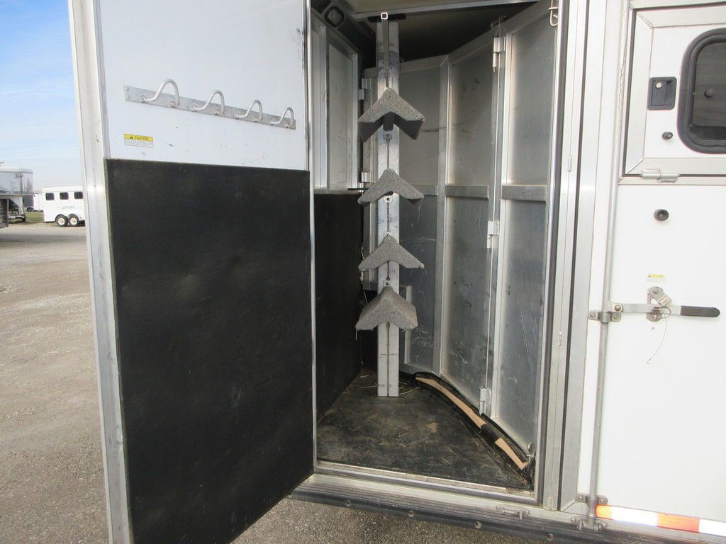 2002 Cm 12' lq 4h slant hay pod