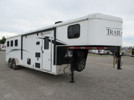 2019 3 horse Bison 9' LQ 3H Slant 7309 Trail Hand