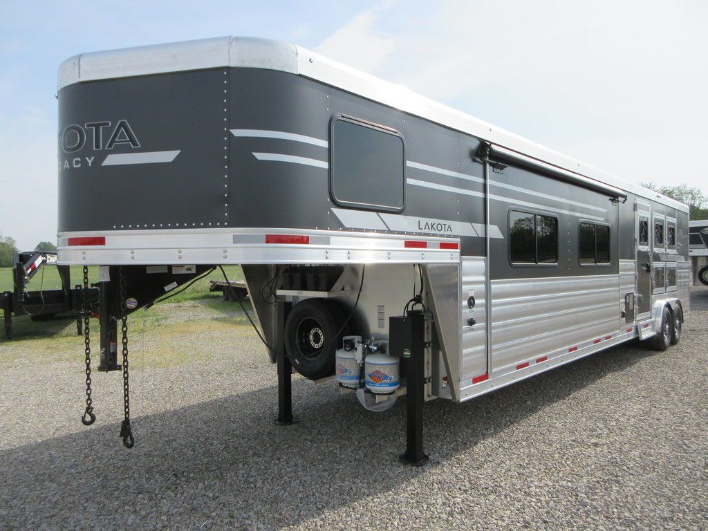 2027 Lakota 17' lq 12' slide 3h slant 8317fe legacy