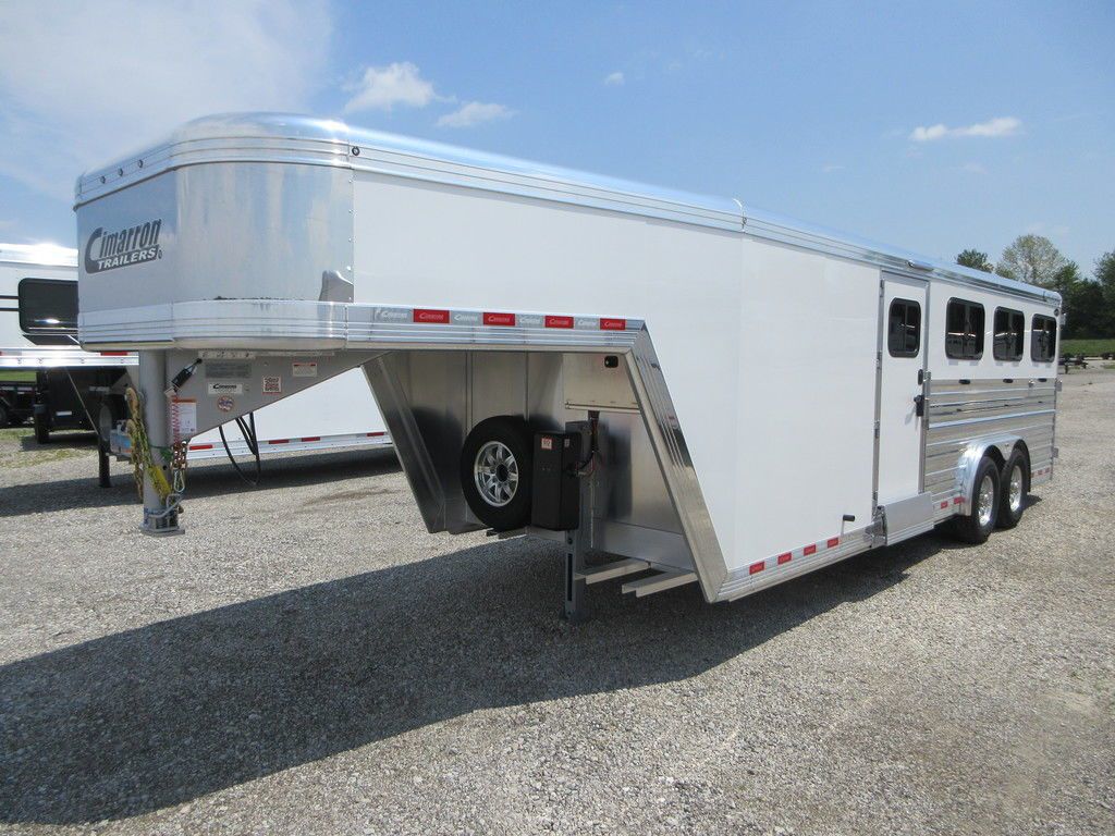 2027 Cimarron 8 pen g/n show star lx