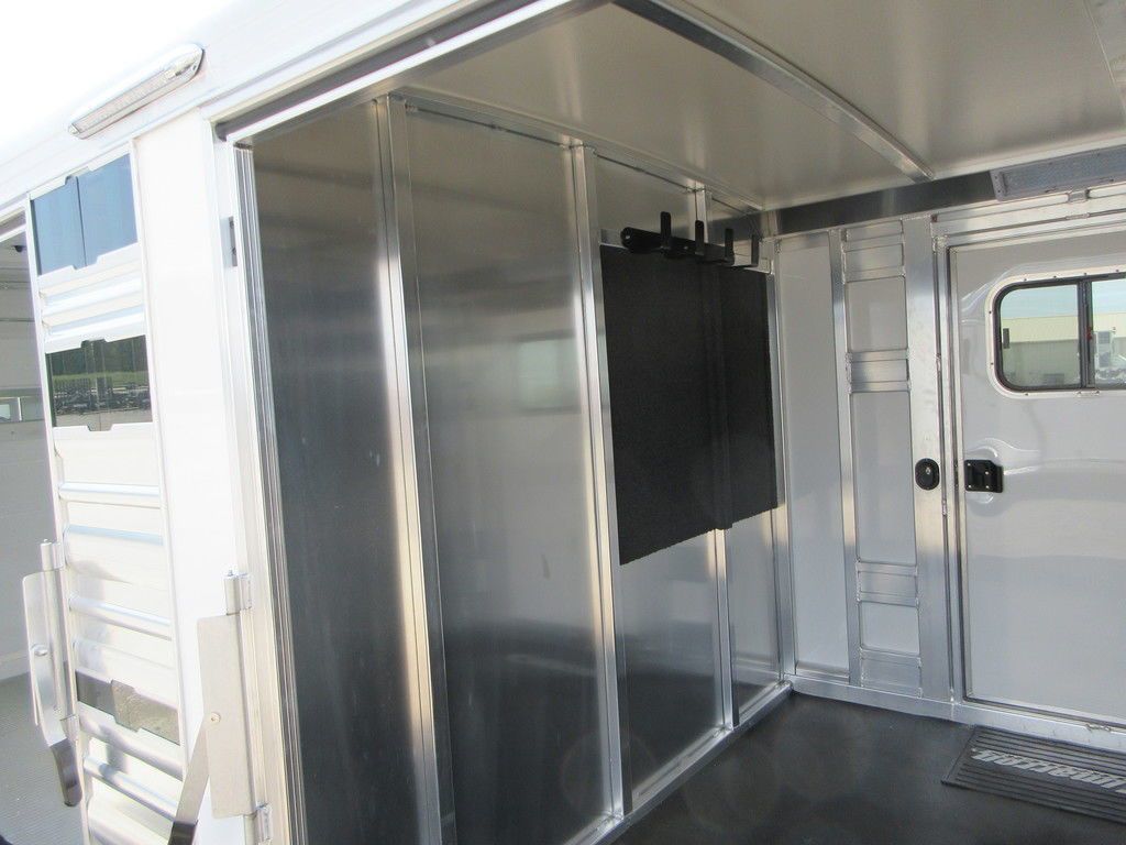Trailer Photo 11