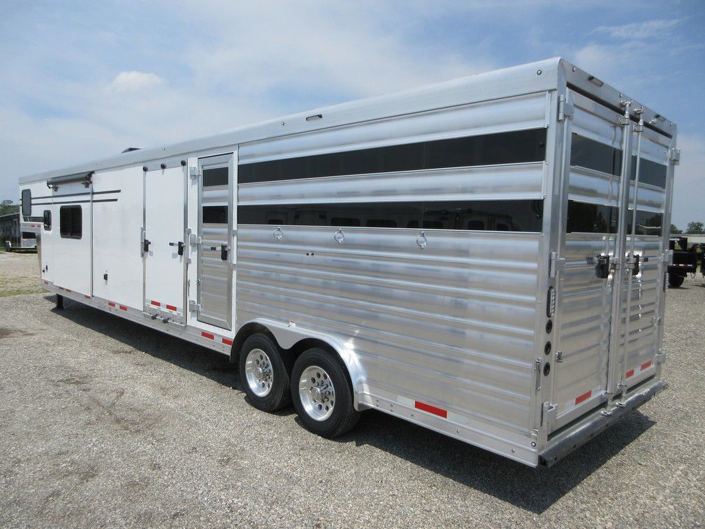 2027 Lakota 14' lq 6' slide mid tack 14' stock back lyl81414sr