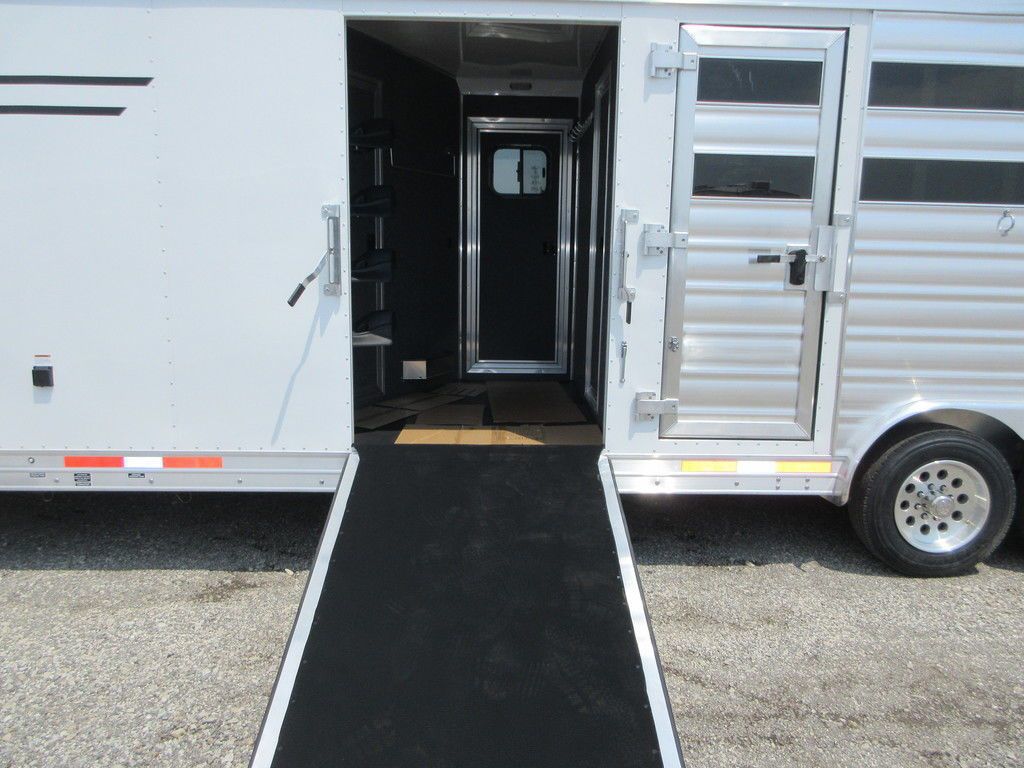 Trailer Photo 7