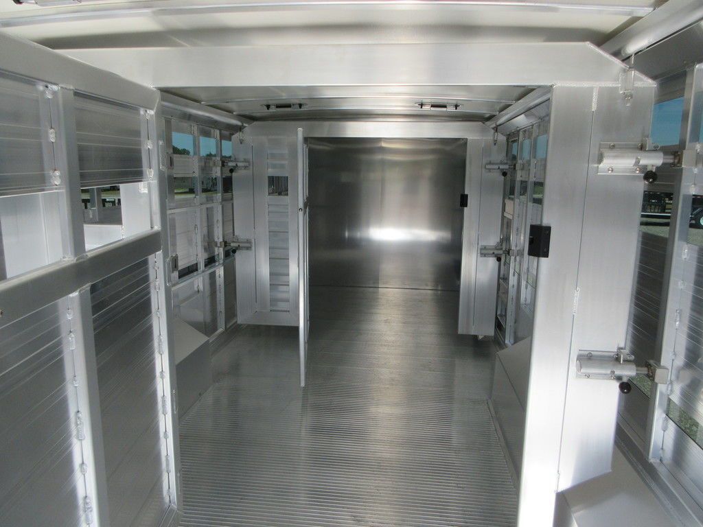 Trailer Photo 7