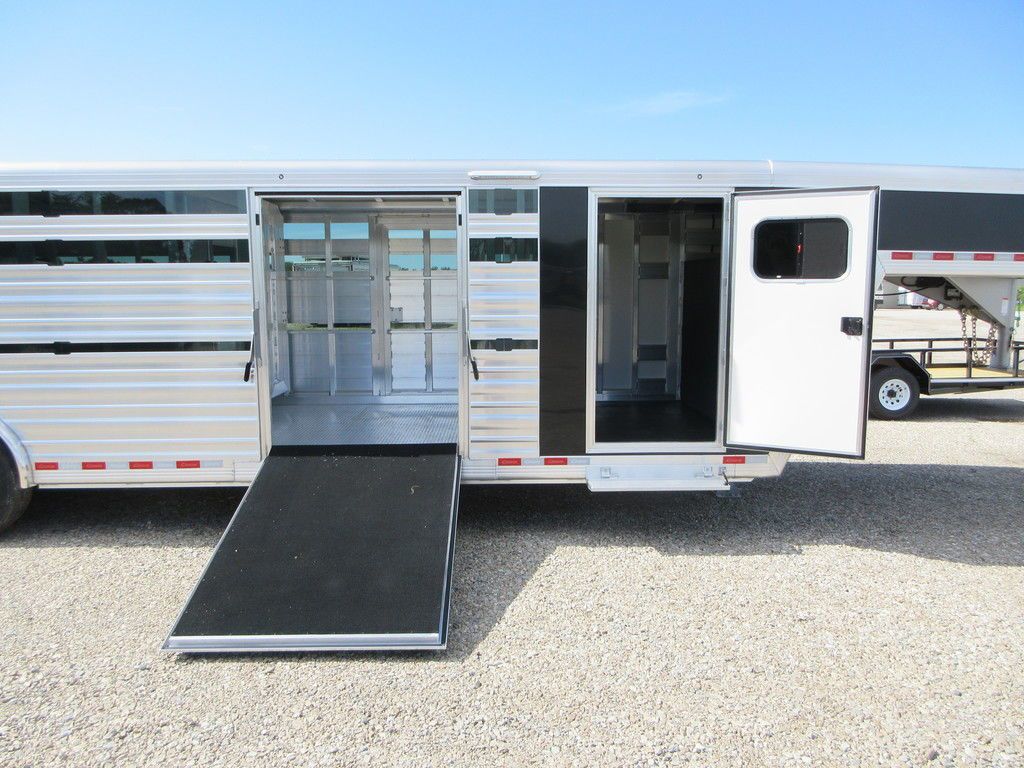 Trailer Photo 8