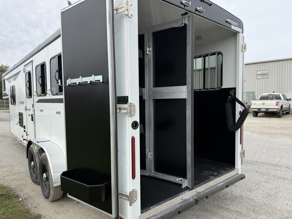 Trailer Photo 22
