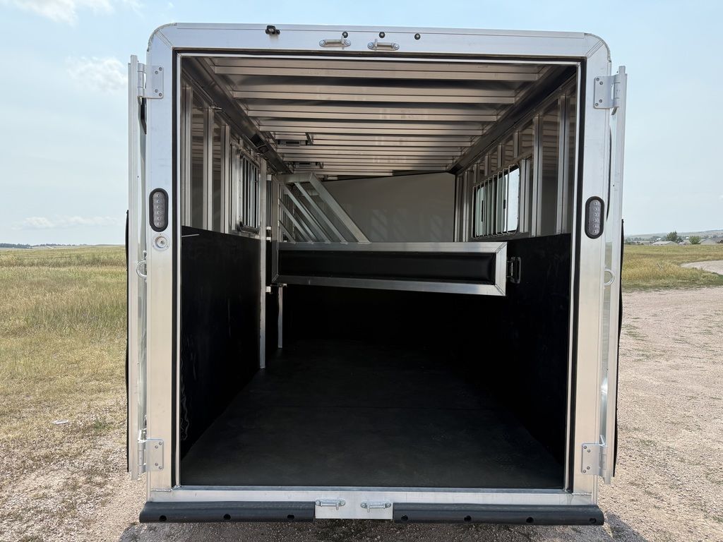 Trailer Photo 6