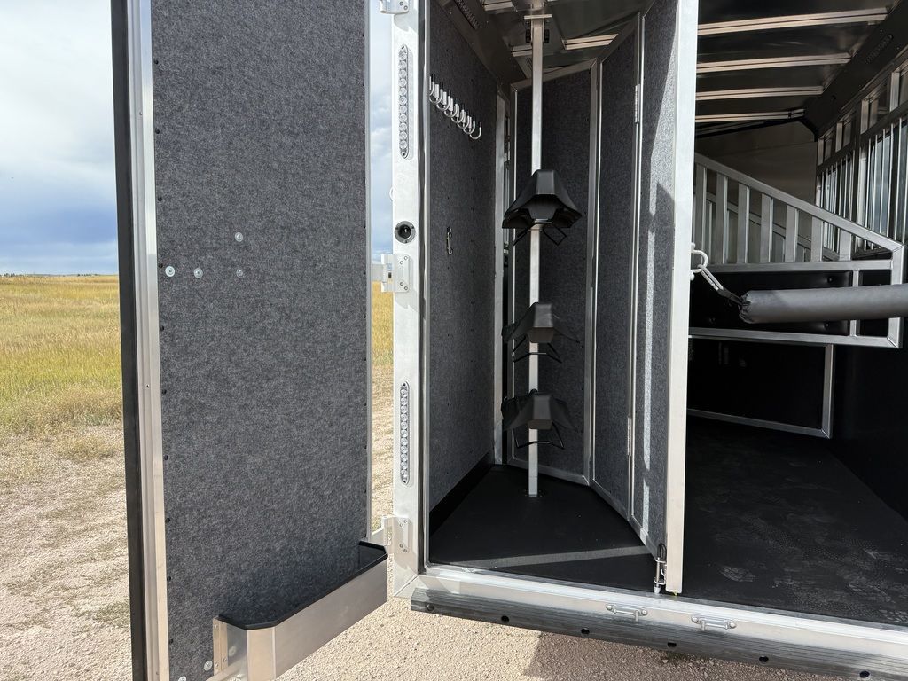 Trailer Photo 8