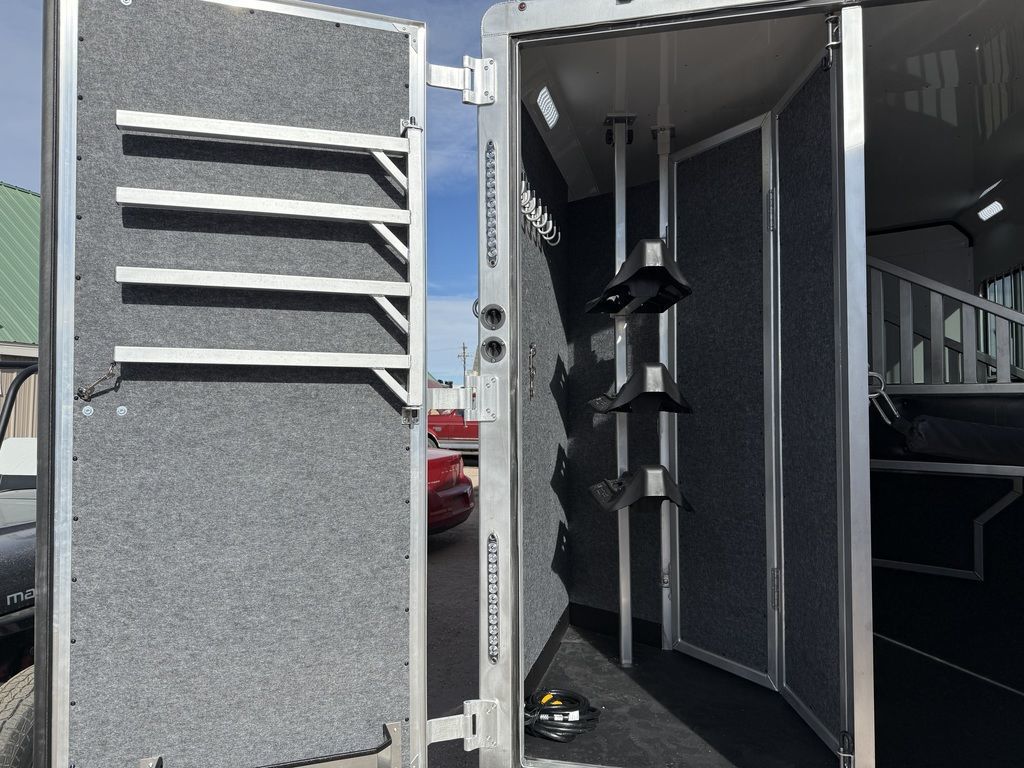 Trailer Photo 17
