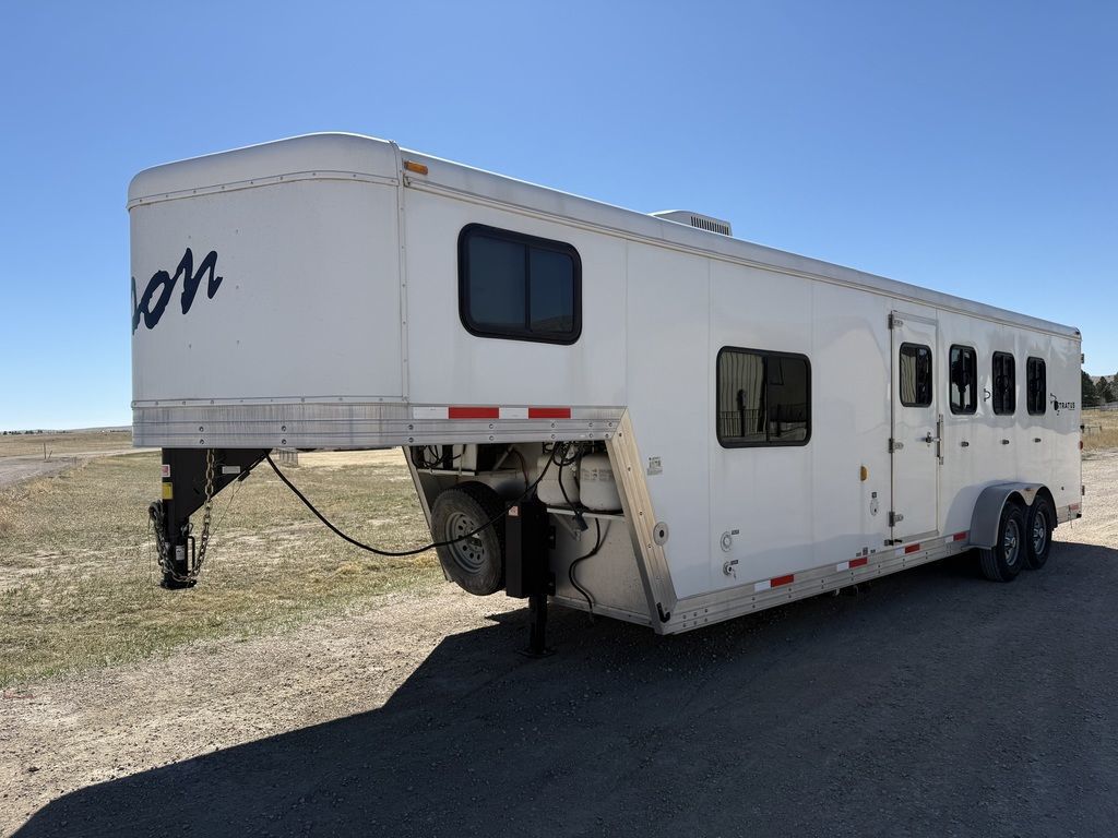 2013 Bison 7408 stratus lt with generator **in stock**