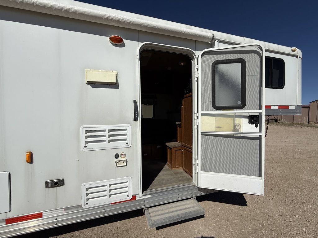 2013 Bison 7408 stratus lt with generator **in stock**
