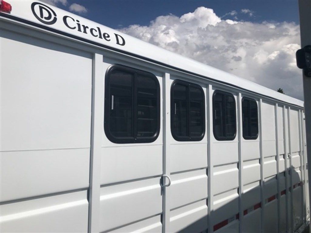 Trailer Photo 19