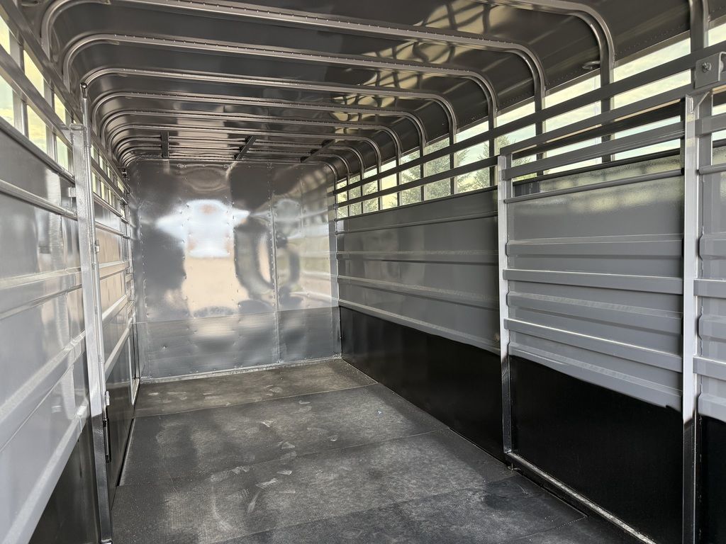 Trailer Photo 8