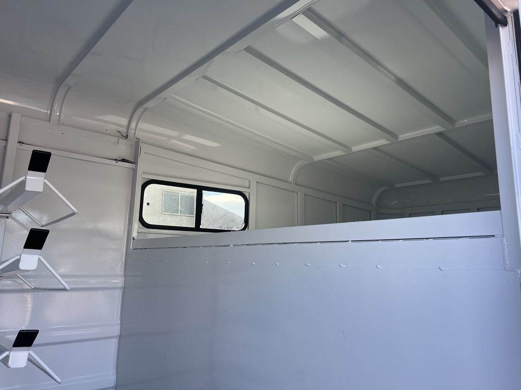 Trailer Photo 9