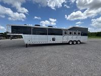 2015 4 horse Bloomer 4 Horse Side Load with 16'6" Outlaw Conversions