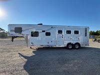 2026 3 horse Lakota Trailers Charger 3 Horse with 9' Living Quarters