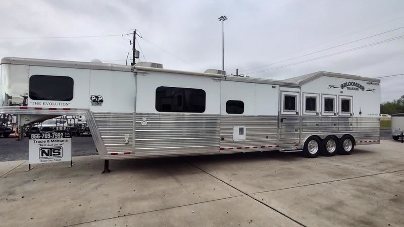 2018 Bloomer 4 Horse Side Load with 16'6" Outlaw Conversions